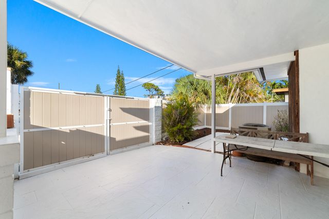 2001 NE 30th Street, Fort Lauderdale, FL 33306