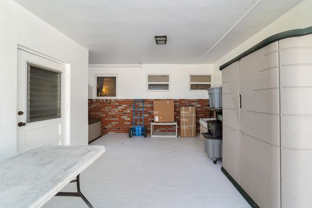 2001 NE 30th Street, Fort Lauderdale, FL 33306