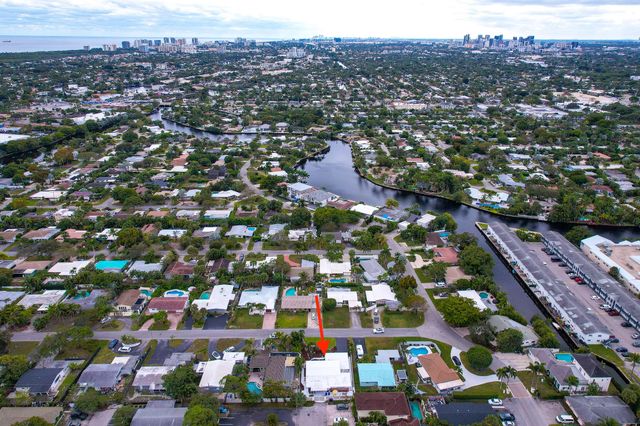 2001 NE 30th Street, Fort Lauderdale, FL 33306