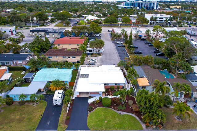 2001 NE 30th Street, Fort Lauderdale, FL 33306