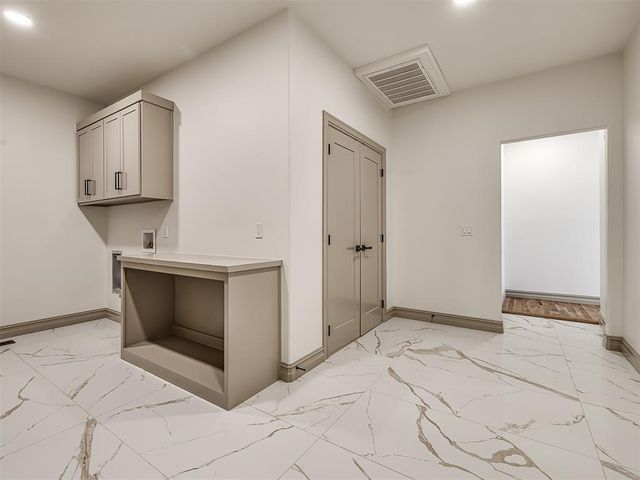 19019 Woodmere Street, Owasso, OK 74055