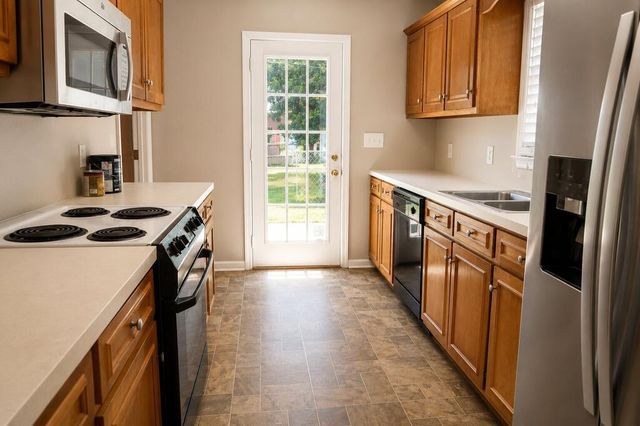 11 Lee Road 2033, Phenix City, AL 36870