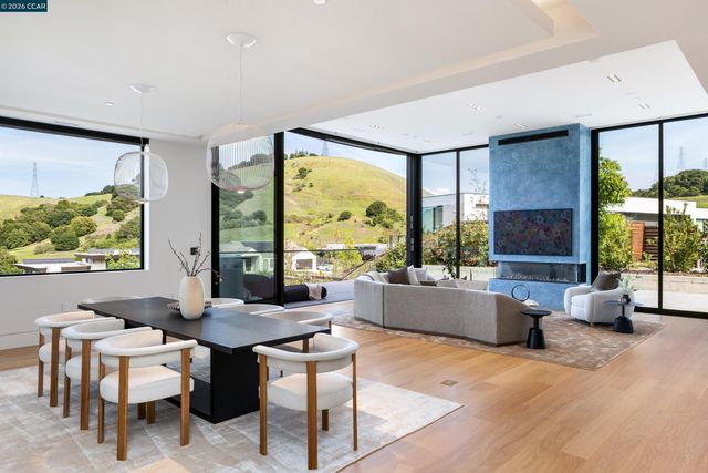 83 Dairy Creek Ln, Orinda, CA 94563