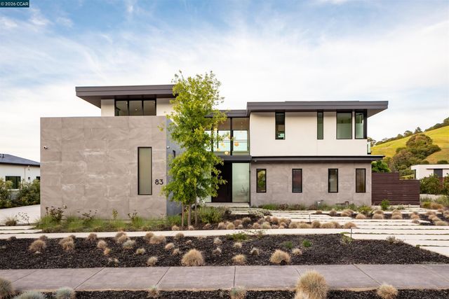 83 Dairy Creek Ln, Orinda, CA 94563