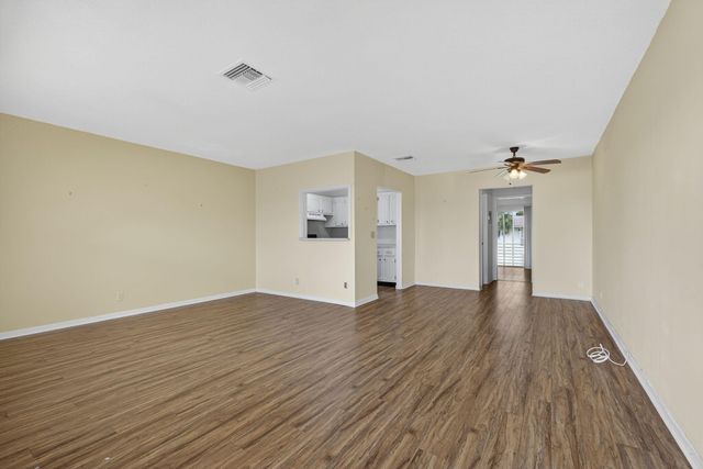 159 Easthampton G, West Palm Beach, FL 33417