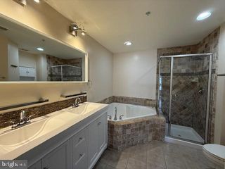 8861 ASHGROVE HOUSE LN, Vienna, VA 22182