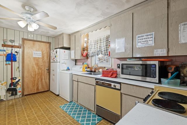 600 E Ashland St, Brockton, MA 02302