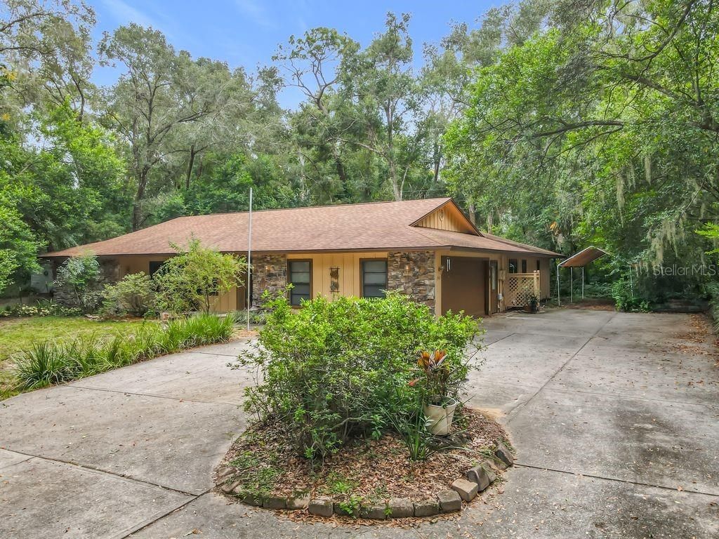 1942 COUNTRY CLUB ROAD, Eustis, FL 32726