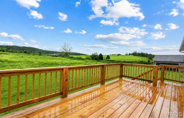 10192 Riehl Farm Drive, Potosi, MO 63664