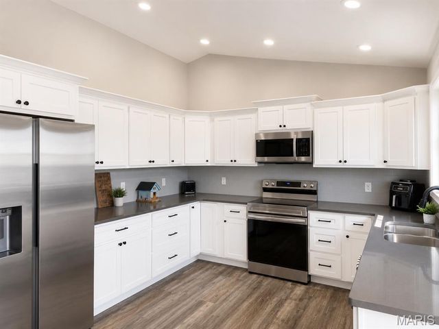 10192 Riehl Farm Drive, Potosi, MO 63664