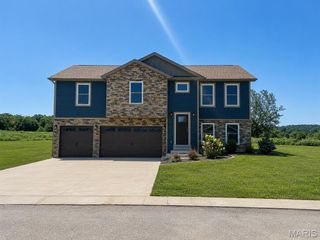 10192 Riehl Farm Drive, Potosi, MO 63664