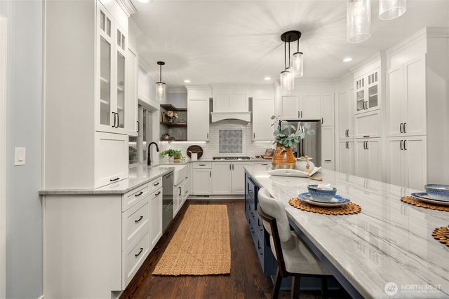 20024 NE 188th Place, Woodinville, WA 98077