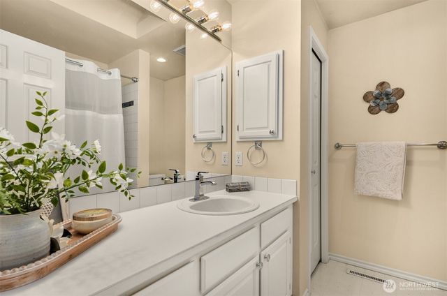 20024 NE 188th Place, Woodinville, WA 98077