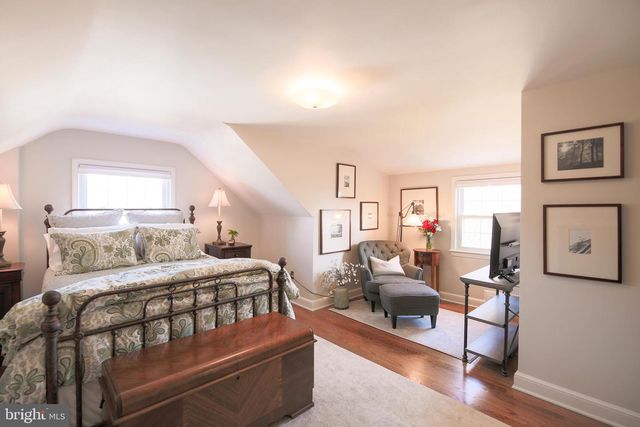 512 CRESTWOOD DR, Alexandria, VA 22302