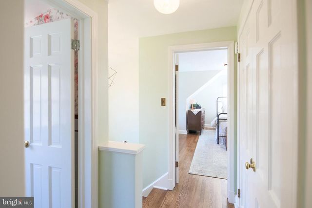 512 CRESTWOOD DR, Alexandria, VA 22302