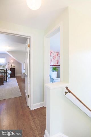 512 CRESTWOOD DR, Alexandria, VA 22302