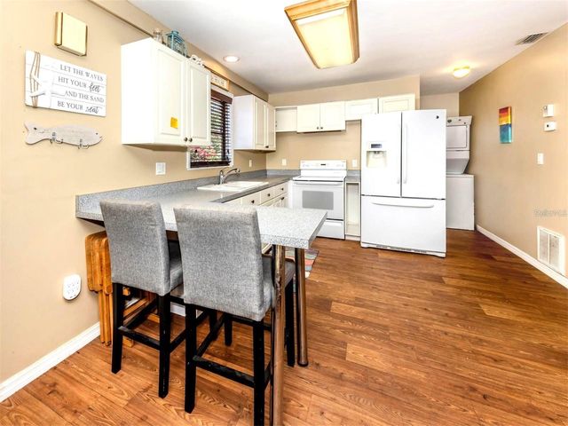 2331 MISSION VALLEY BOULEVARD, Nokomis, FL 34275