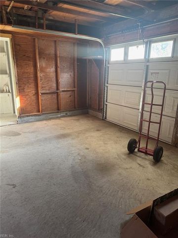 208 Narragansett DR, Virginia Beach, VA 23462