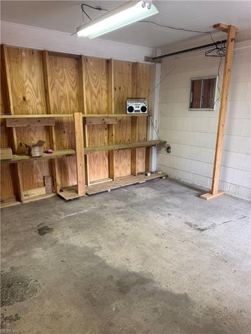 208 Narragansett DR, Virginia Beach, VA 23462