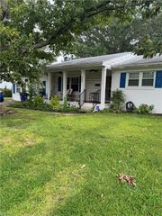 208 Narragansett DR, Virginia Beach, VA 23462