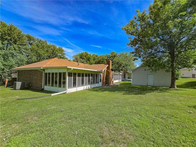 1500 N Aztec Avenue, Independence, MO 64056