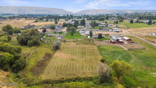 770 Lancaster Rd, Selah, WA 98942
