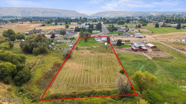 770 Lancaster Rd, Selah, WA 98942