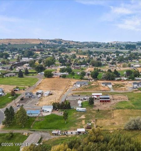 770 Lancaster Rd, Selah, WA 98942