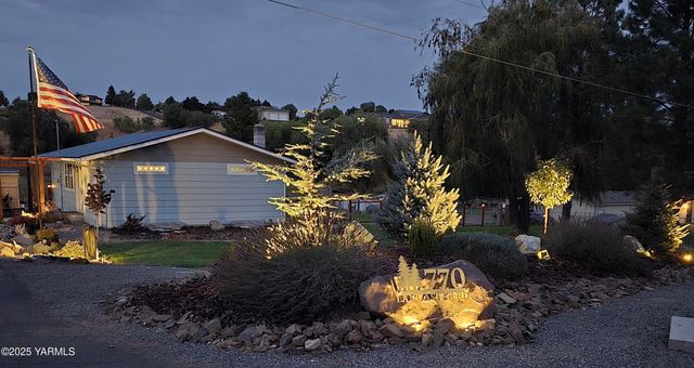 770 Lancaster Rd, Selah, WA 98942