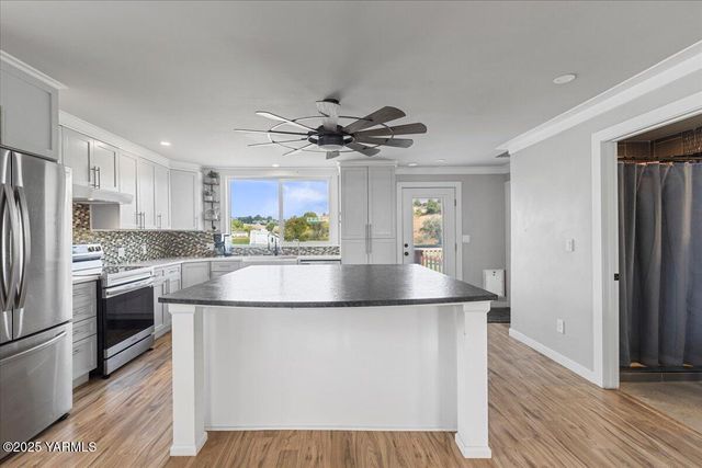 770 Lancaster Rd, Selah, WA 98942