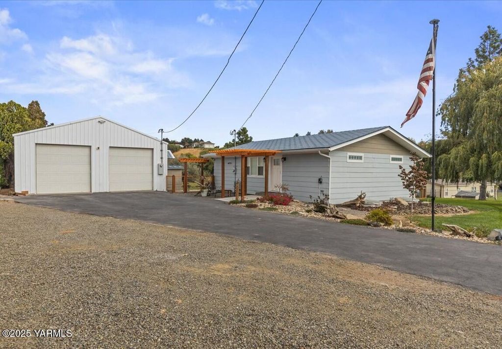 770 Lancaster Rd, Selah, WA 98942