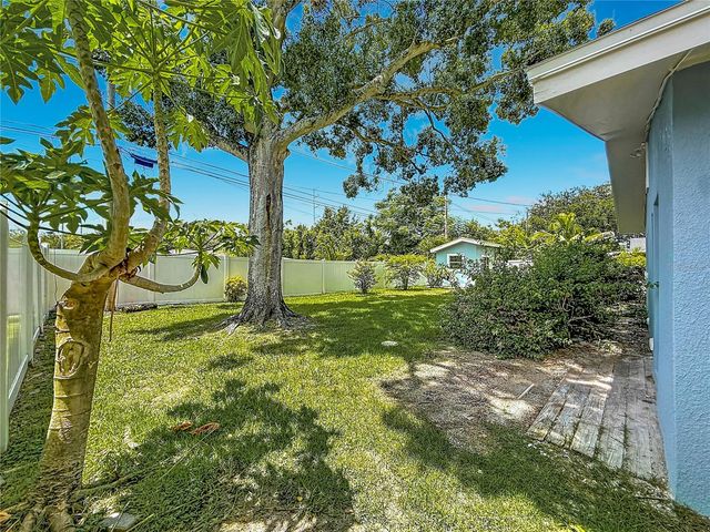 2471 RAYMONT DRIVE, Clearwater, FL 33763