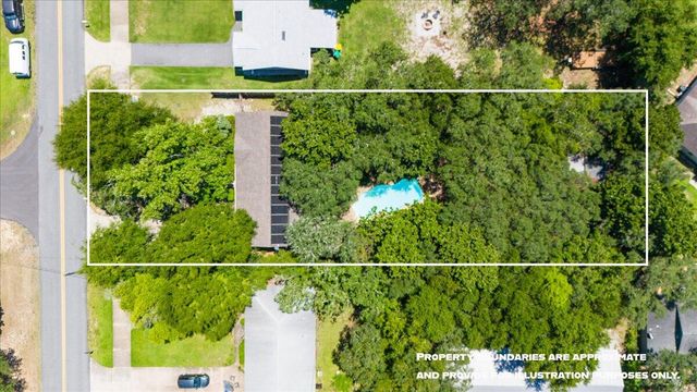 316 Kelly Street, Destin, FL 32541