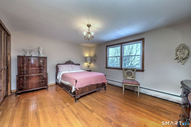 11 Williamsburg Drive, Orange, CT 06477