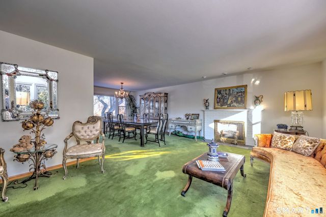 11 Williamsburg Drive, Orange, CT 06477