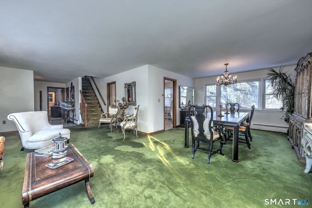 11 Williamsburg Drive, Orange, CT 06477