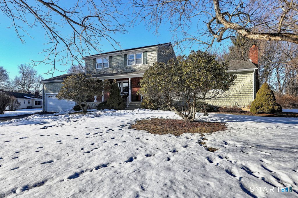 11 Williamsburg Drive, Orange, CT 06477