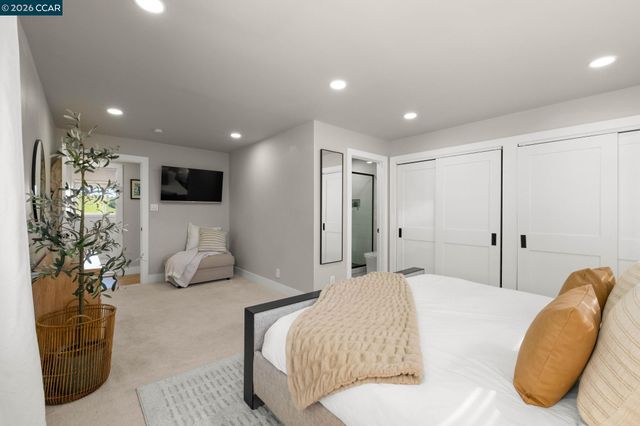 100 Hillcroft Way, Walnut Creek, CA 94597