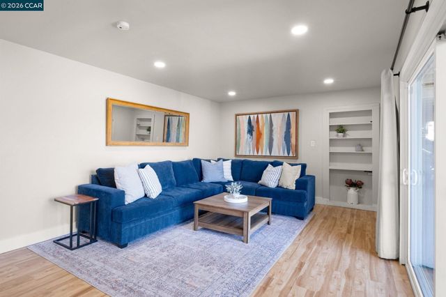 100 Hillcroft Way, Walnut Creek, CA 94597