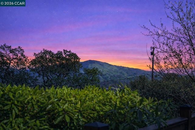 100 Hillcroft Way, Walnut Creek, CA 94597