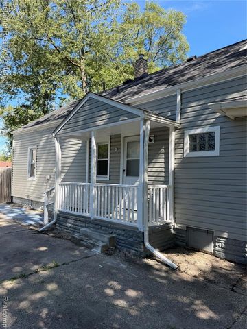 345 E Maxlow Avenue, Hazel Park, MI 48030