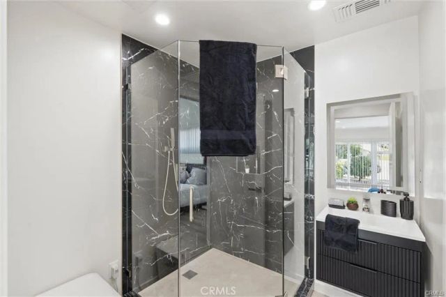 13739 Wyndotte Street, Los Angeles, CA 91405