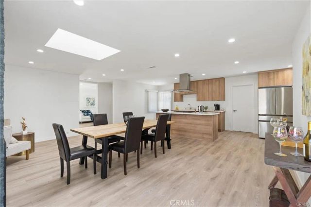 13739 Wyndotte Street, Los Angeles, CA 91405