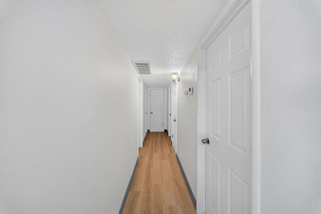 1014 W Marilyn Way, Fresno, CA 93728