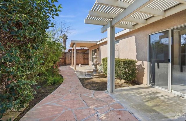 283 Bighorn Meadow Drive, Bakersfield, CA 93308