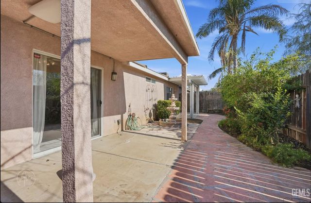 283 Bighorn Meadow Drive, Bakersfield, CA 93308