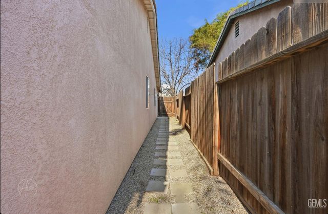 283 Bighorn Meadow Drive, Bakersfield, CA 93308