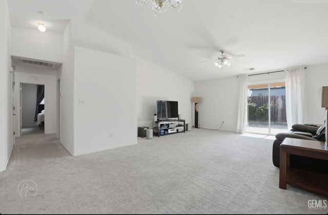 283 Bighorn Meadow Drive, Bakersfield, CA 93308