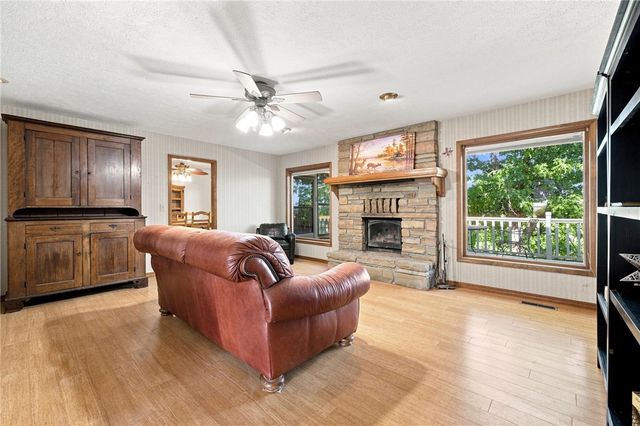 57 Twin Peak Drive, Holiday Island, AR 72631
