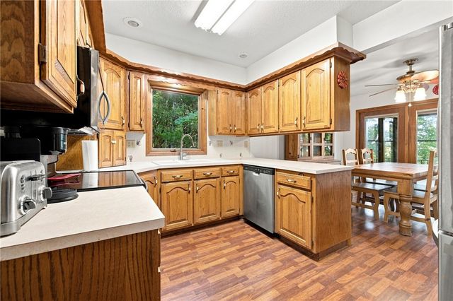 57 Twin Peak Drive, Holiday Island, AR 72631
